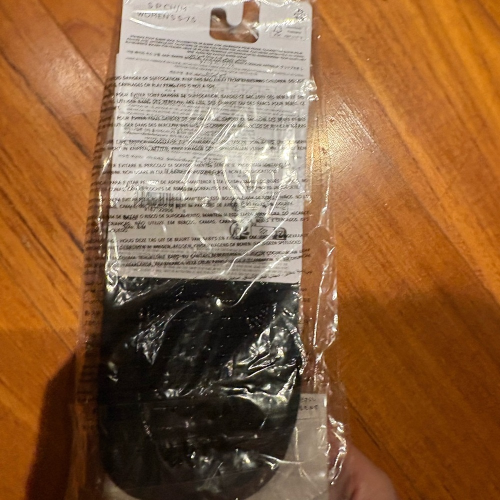 ALO Yoga Black Barre Socks - Picture 3 of 7